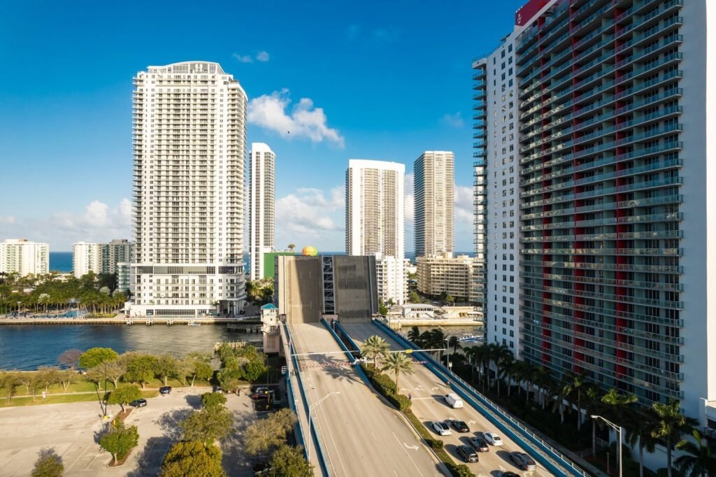 Dinamismo empresarial e inversión en Miami para empresarios latinos