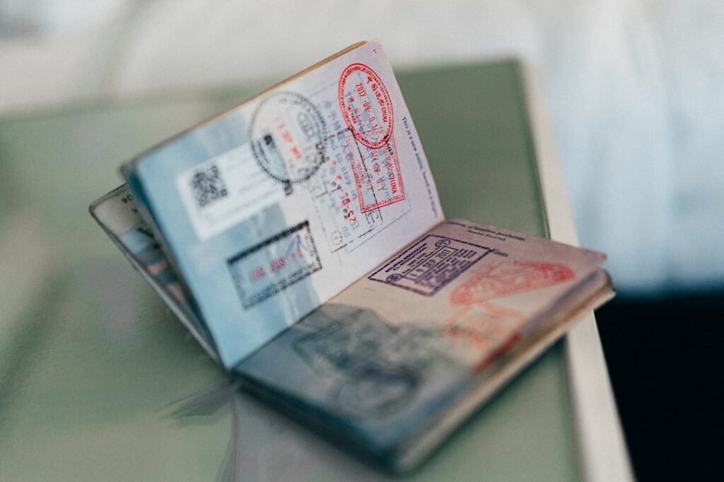 Pasaporte y documentos migratorios para orientación en Estados Unidos